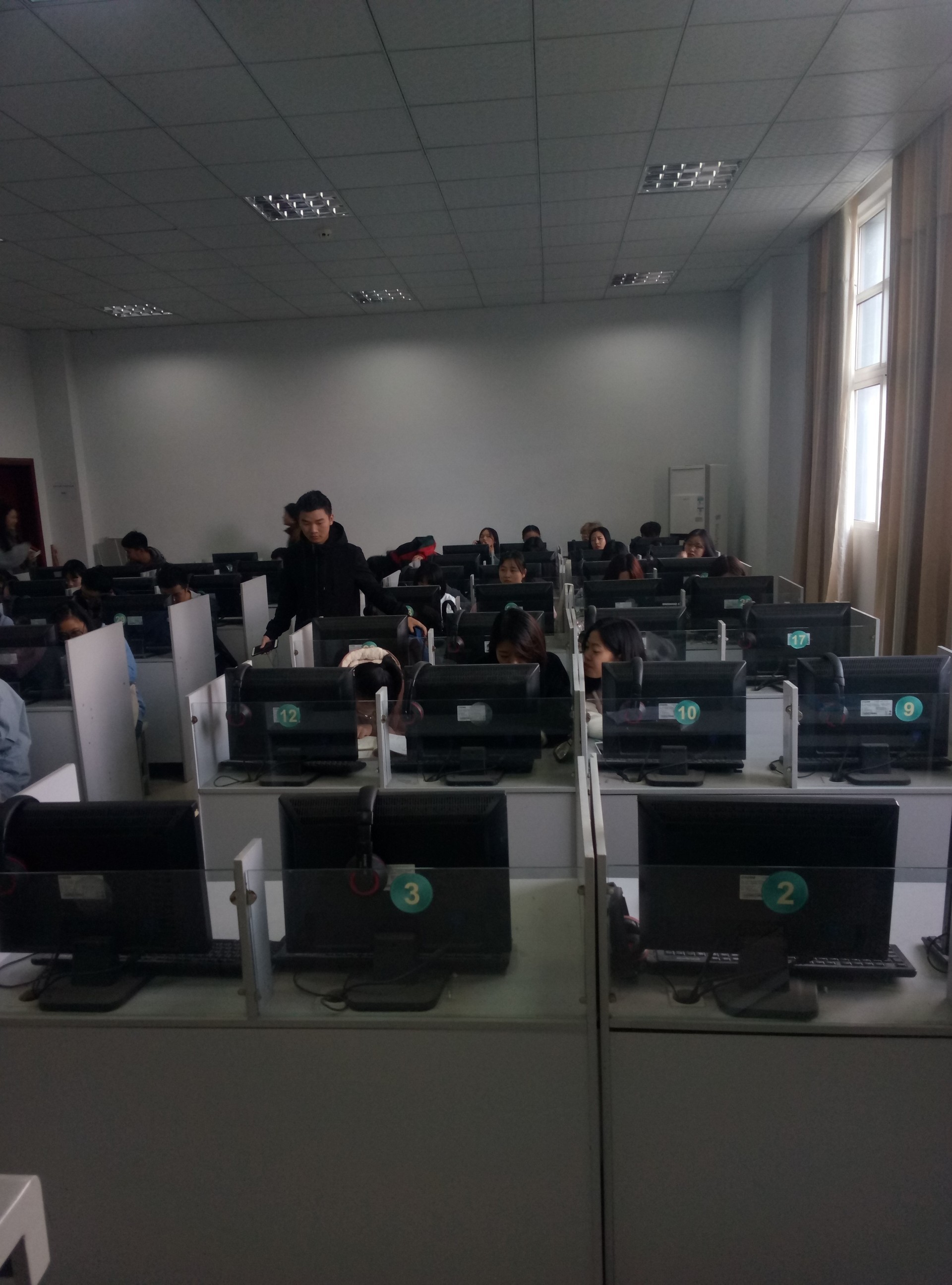 四川合美軟件 全場景覆蓋的計(jì)算機(jī)培訓(xùn)教室解決方案